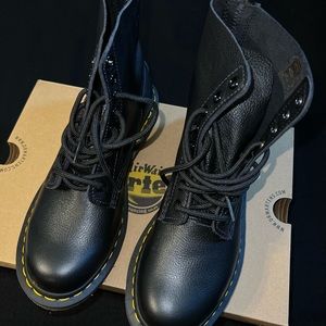 Women’s DR MARTENS 1460 Pascal Boots